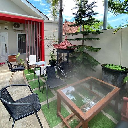 Reddoorz Near Pantai Idola Banyutowo Hotel D'Llala Pati Ngoại thất bức ảnh