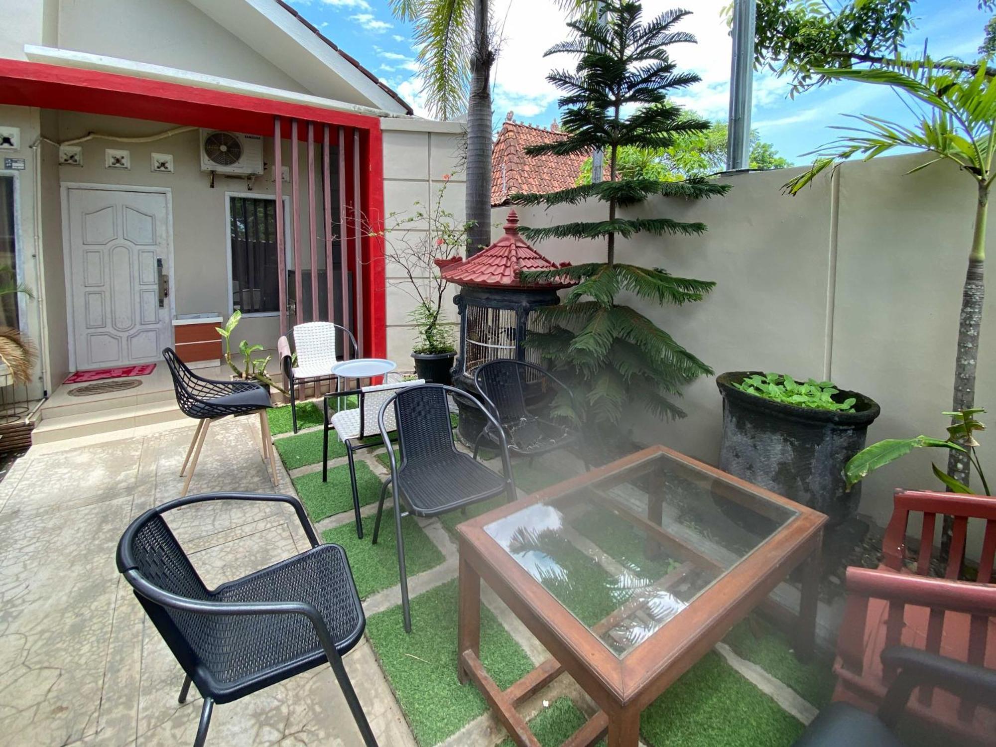 Reddoorz Near Pantai Idola Banyutowo Hotel D'Llala Pati Ngoại thất bức ảnh